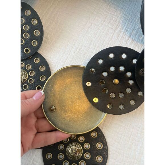 Round Disc Adjustable Black and Gold Belt New - Picture 3 of 5